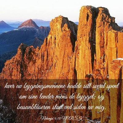 Picture 03 - Nehemja 4:18 NORSK - hver av bygningsmennene hadde sitt sverd spent om - Bible Verse Picture